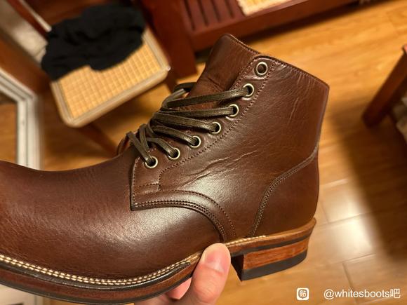 刚到的Viberg 310，左脚靴子上的褶皱正常吗-1.jpg