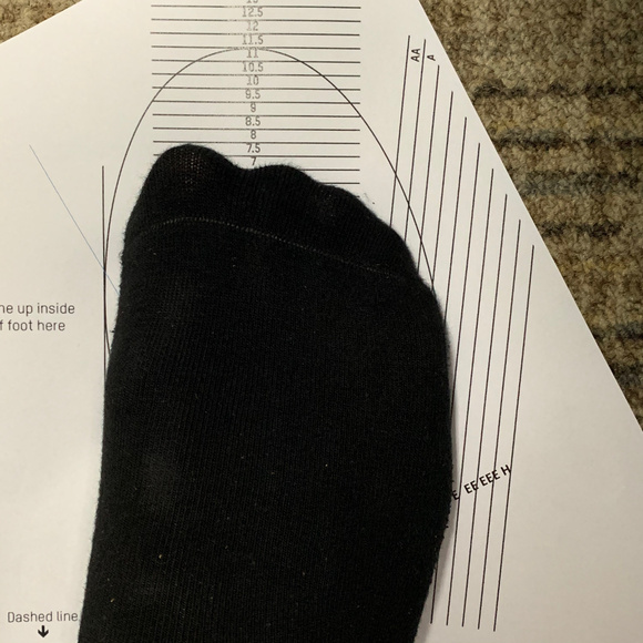 下午量脚长25.2，宽10.2 红翼买什么码？-1.jpg