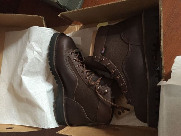 借贵地出一双刚到的danner33020 出了买redwing 内附10061合照-1.jpg