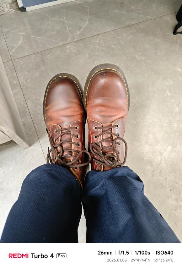 我这双油蜡皮马丁靴皮料怎么样-1.jpg