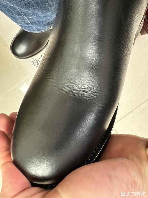 靴子右脚这样还能要吗 要不要退掉-1.jpg